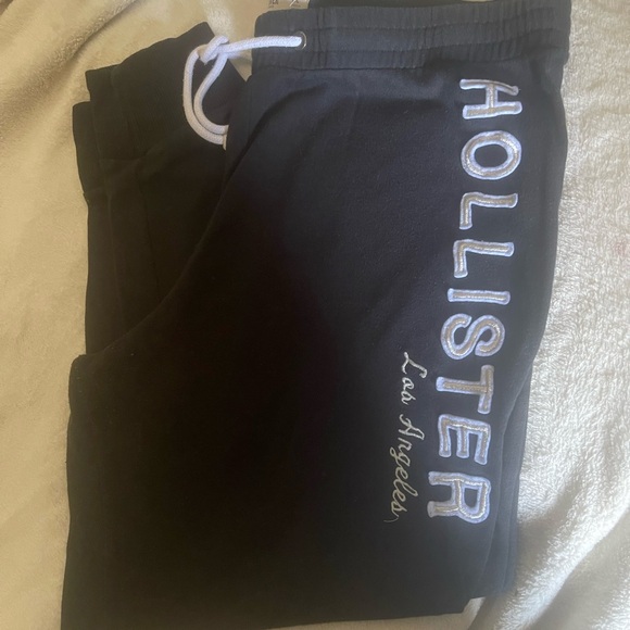 Hollister women’s black pants - Picture 2 of 4